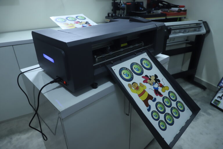 STICKER CUTTER MACHINE