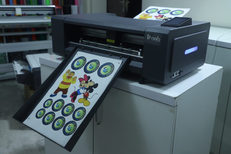 STICKER CUTTING PLOTTER MACHINE