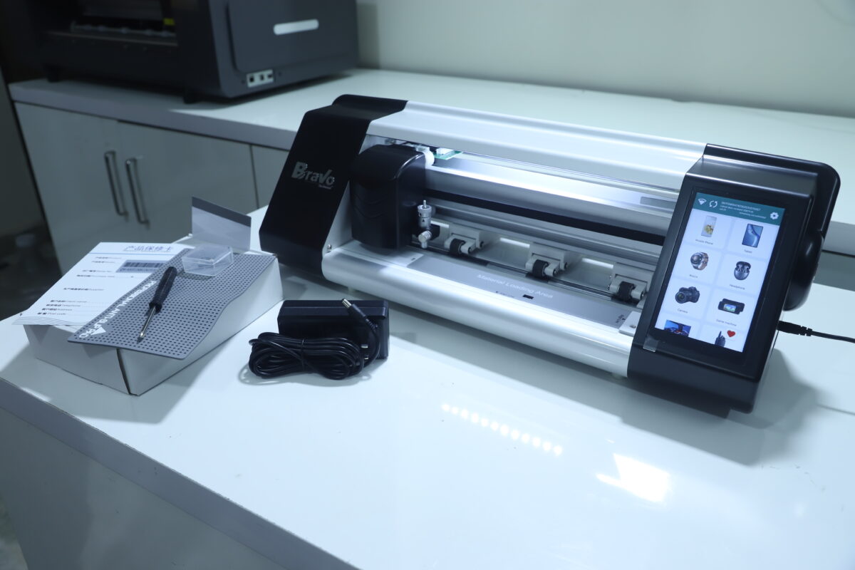 Best moblie skin bravo cutting plotter machine