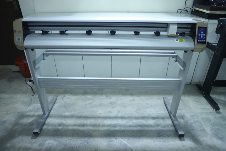PU VINYLE CUTTING PLOTTER MACHINE