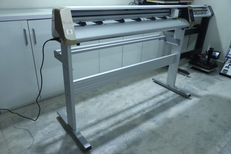 NIGHT GLOW VINYL CUTTING MACHINE