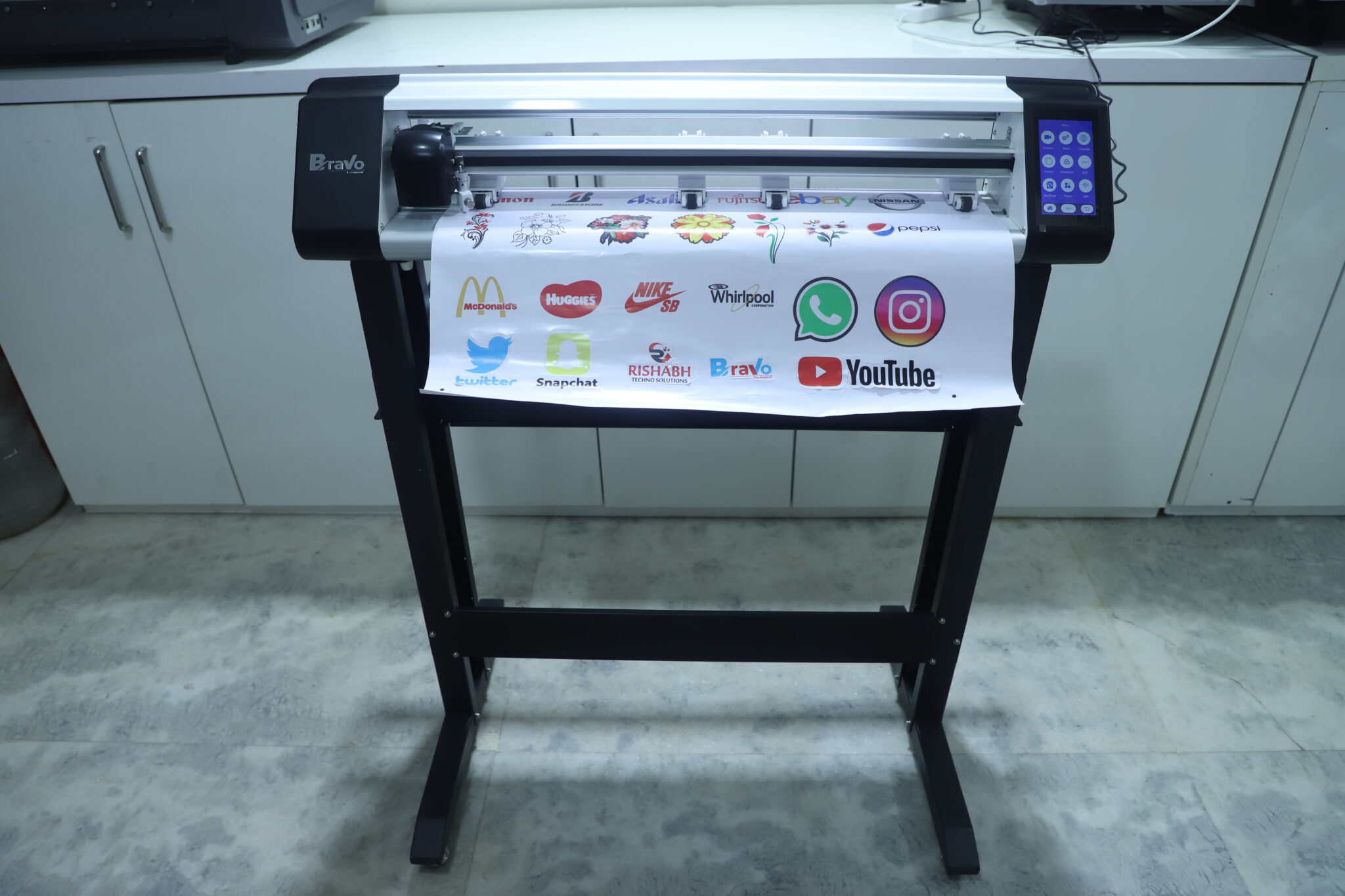 Sticker Sheet Cutting Plotter Machine